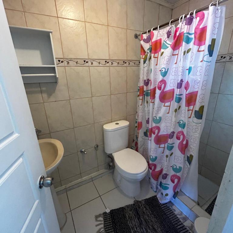 Alojamiento corporativo para grupos grandes Calama - Six-Bedroom House - 4
