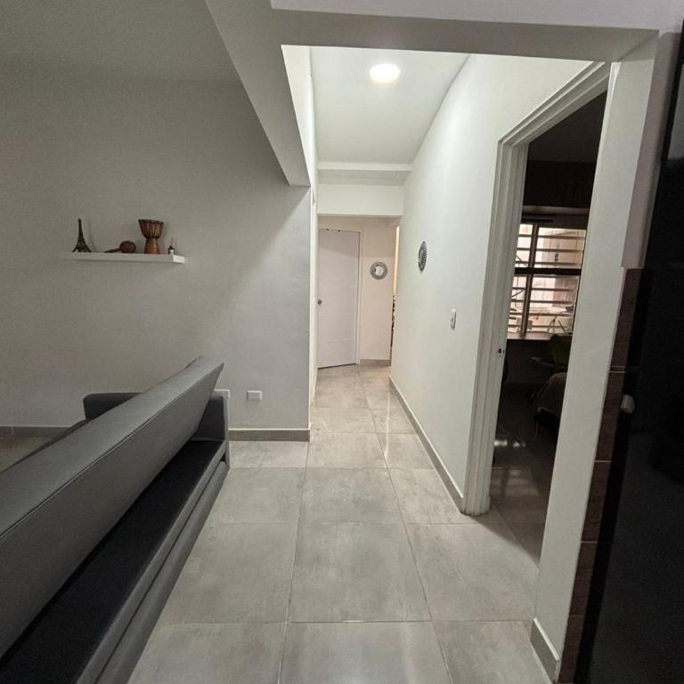 Acogedora Casa con Terraza en Ciudad Jardín - Apartamento de 2 dormitorios - 5