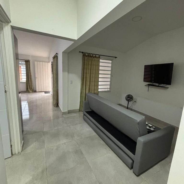 Acogedora Casa con Terraza en Ciudad Jardín - Apartamento de 2 dormitorios - 6