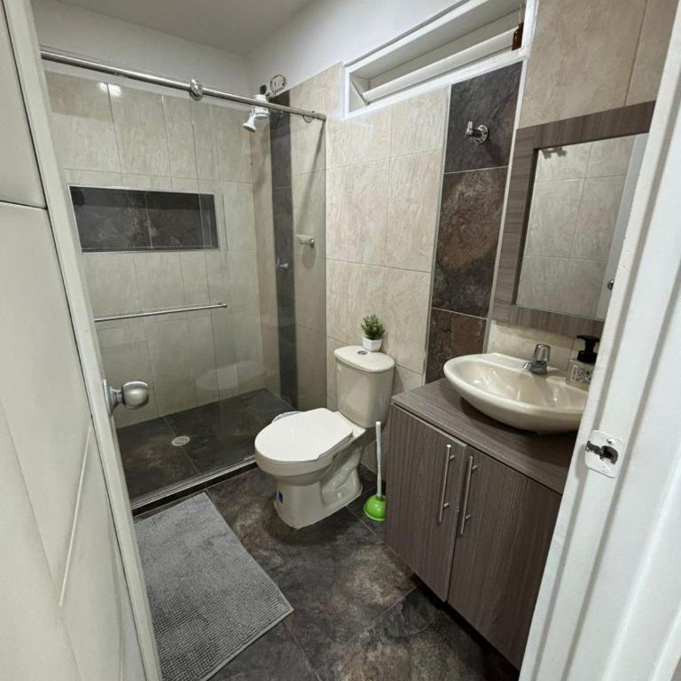 Acogedora Casa con Terraza en Ciudad Jardín - Apartamento de 2 dormitorios - 10