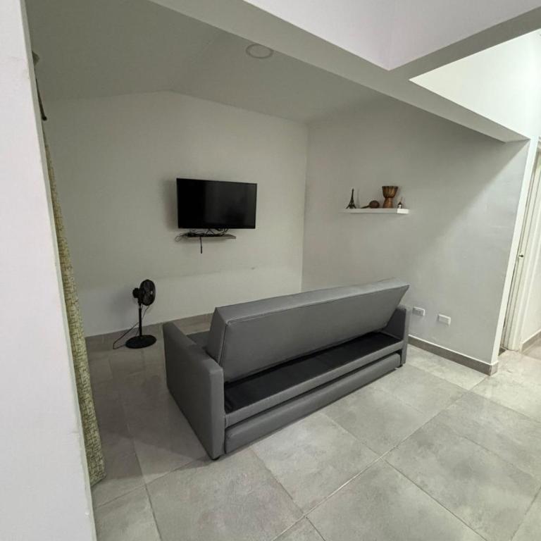 Acogedora Casa con Terraza en Ciudad Jardín - Apartamento de 2 dormitorios - 11