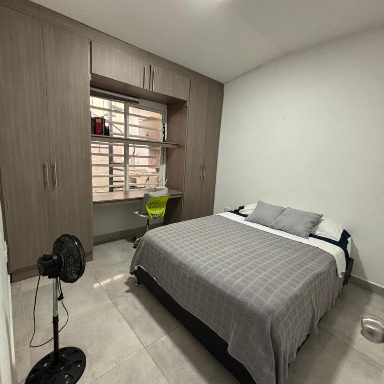 Acogedora Casa con Terraza en Ciudad Jardín - Apartamento de 2 dormitorios - 12