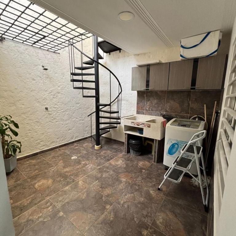 Acogedora Casa con Terraza en Ciudad Jardín - Apartamento de 2 dormitorios - 13