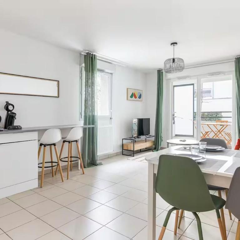 A pair of two-bed apartments with outdoor spaces and parking by the Garonne - Apartment - 19