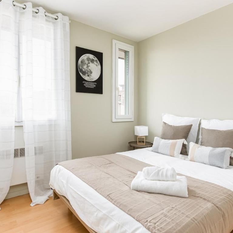 A pair of two-bed apartments with outdoor spaces and parking by the Garonne - Apartment - 4