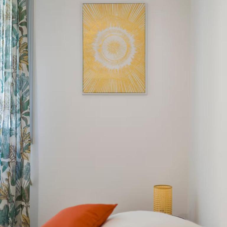 A pair of two-bed apartments with outdoor spaces and parking by the Garonne - Apartment - 27