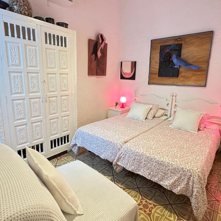 CASA CON JARDÍN A 35 METROS DE LA PLAYA. BR. - Casa de 3 dormitorios - 53