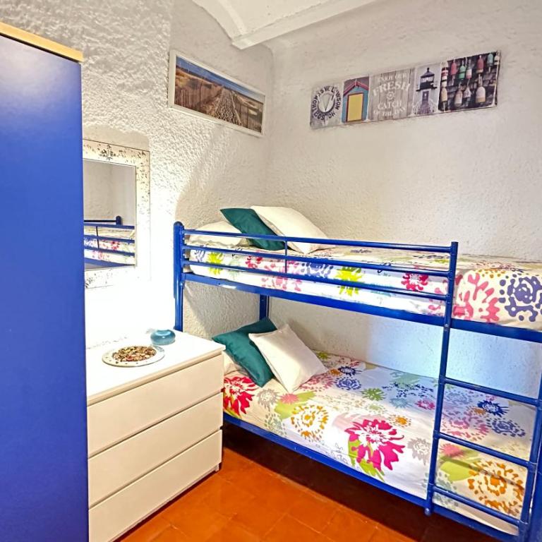 CASA CON JARDÍN A 35 METROS DE LA PLAYA. BR. - Casa de 3 dormitorios - 56