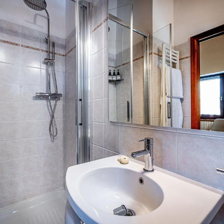 B&B La Fornace Di Racciano - Camera Deluxe Matrimoniale/Doppia con Letti Singoli con Vista Città - 7