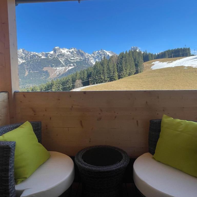 Ferienwohnungen Unterdürmoos Apartments mit Chalet-Charme auf 1050 m , Alleinlage - Apartment mit 1 Schlafzimmer, Balkon und Bergblick - 10