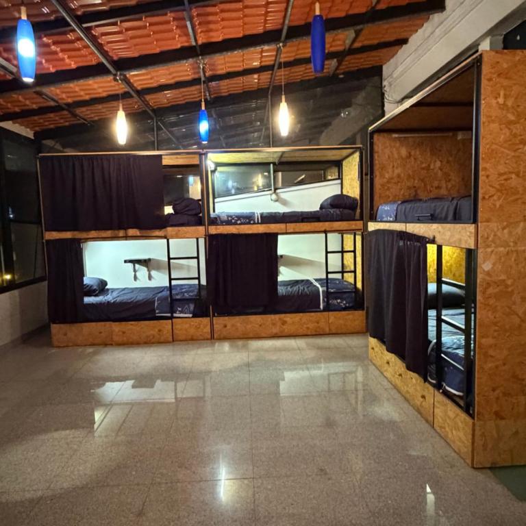 WanderHaus - 6-Bed Mixed Dormitory Room - 2