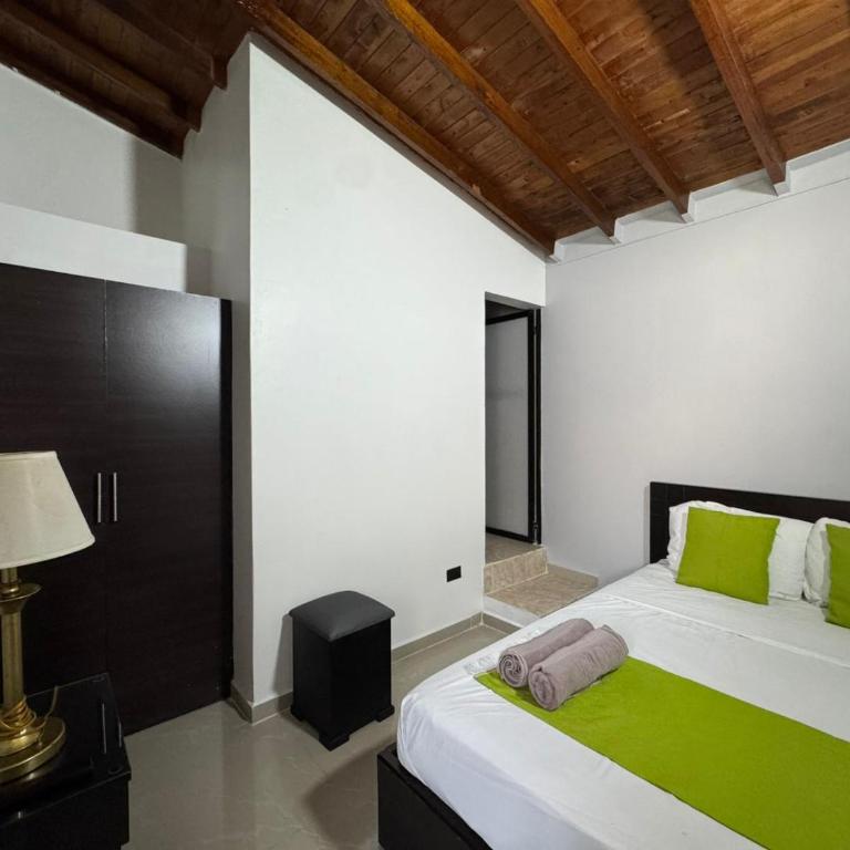 Balcón Paisa SAS - Habitación Doble con baño privado - 3