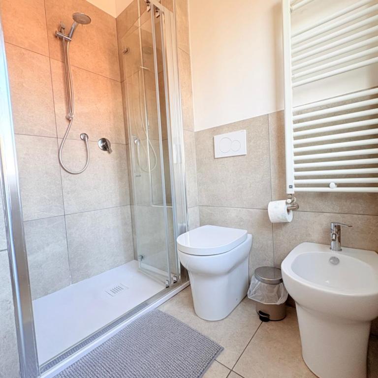 Botanical - Double Room with Private Bathroom - 6
