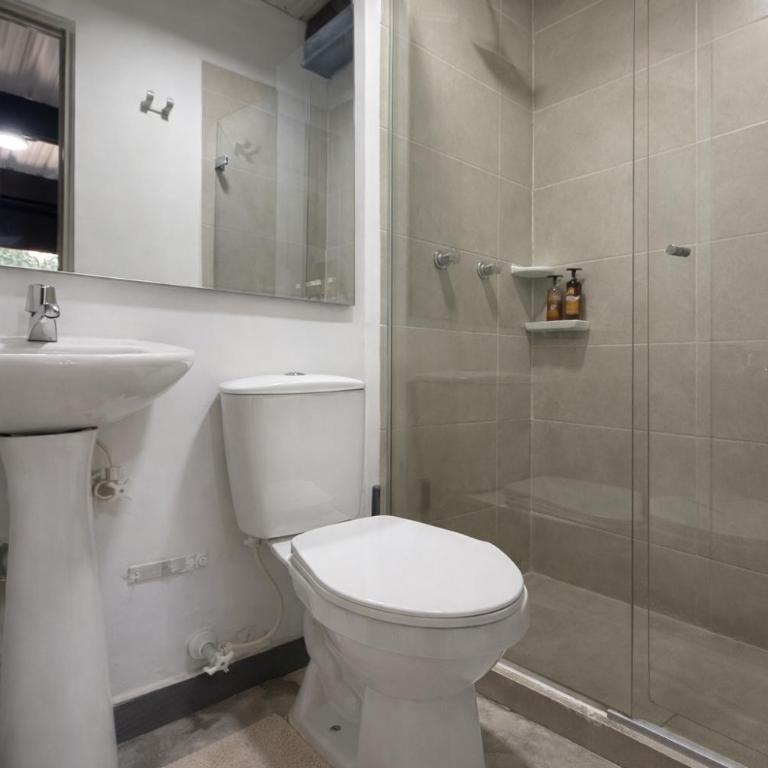 Hotel Casa Laureles Malibú - Habitación Doble con baño privado - 4