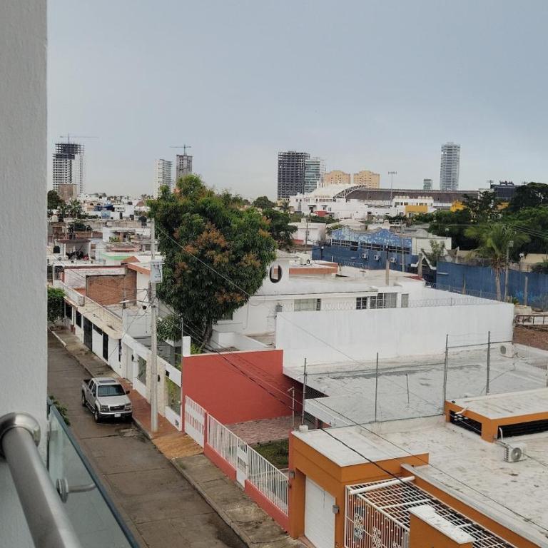 New Two-Bedroom Apartment with a Rooftop Pool, Minutes from the Beach - Apartamento de 2 dormitorios - 2