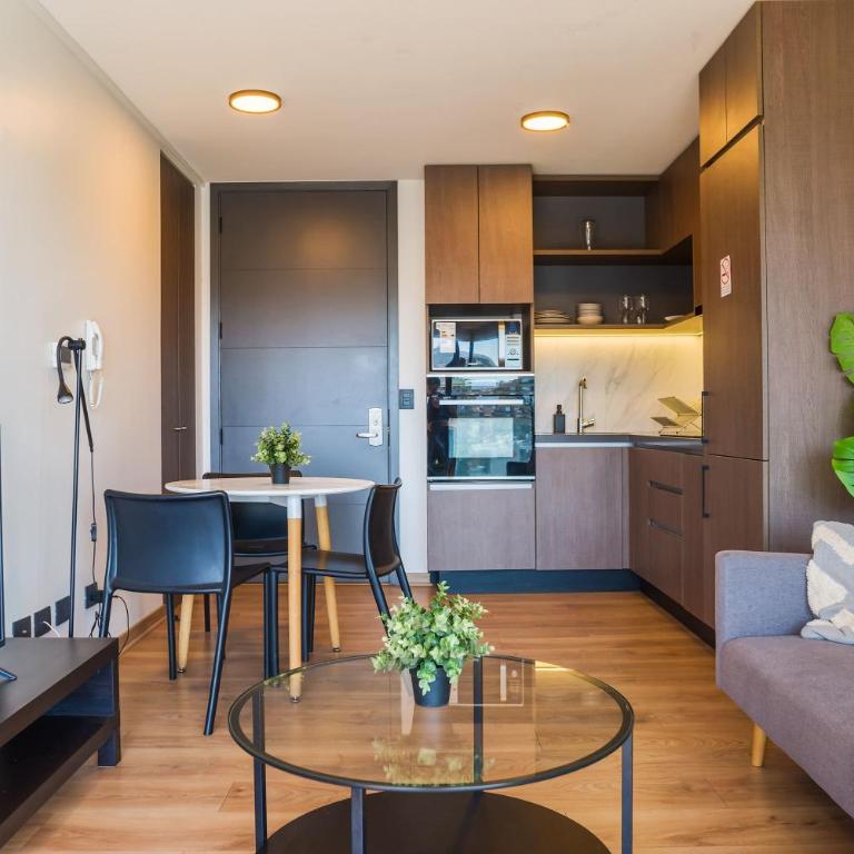 Experience comfort and spaciousness in Las Condes - Apartment - 9