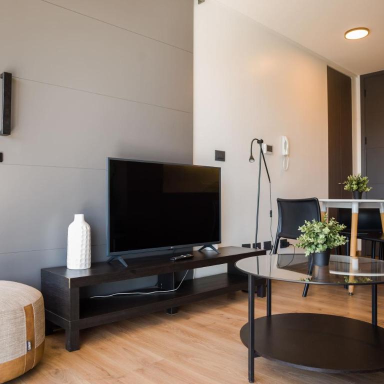 Experience comfort and spaciousness in Las Condes - Apartment - 26
