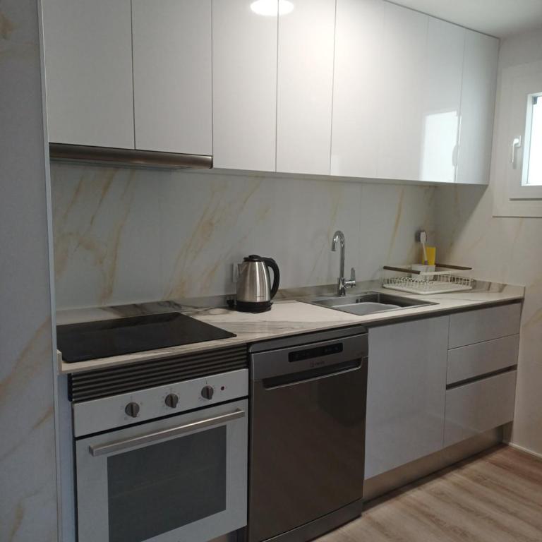 Stylish Apartment With Communal Pool - Apartamento de 2 dormitorios - 14