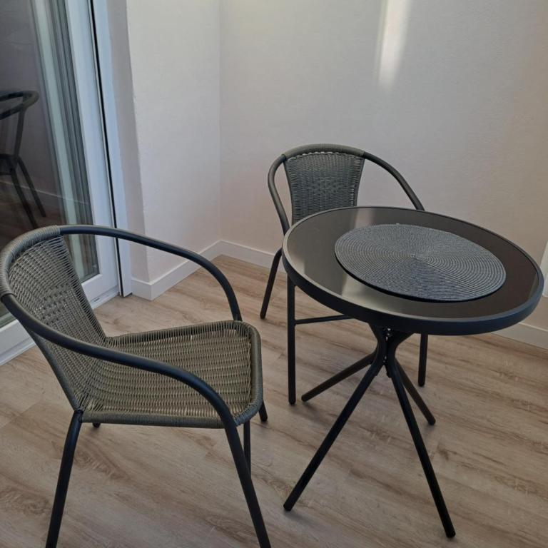 Stylish Apartment With Communal Pool - Apartamento de 2 dormitorios - 23