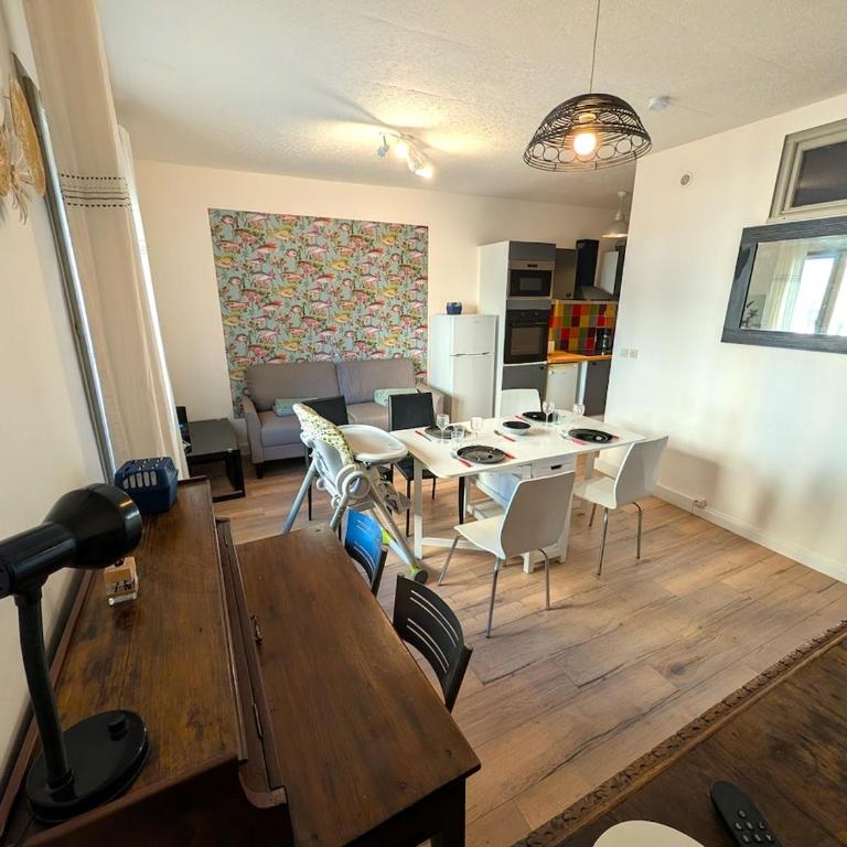 Charmant 3 pièces - Apartamento de 2 dormitorios - 17