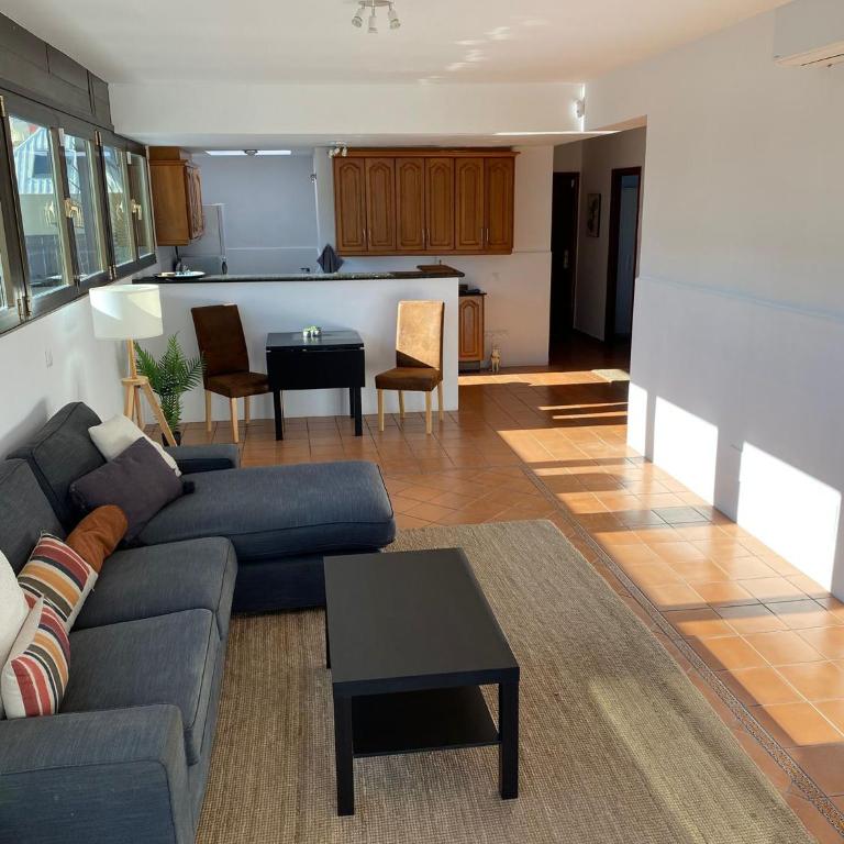 Penthouse, near beach, down town Fuengirola, free Parking - Apartamento de 3 dormitorios con vistas al mar - 4