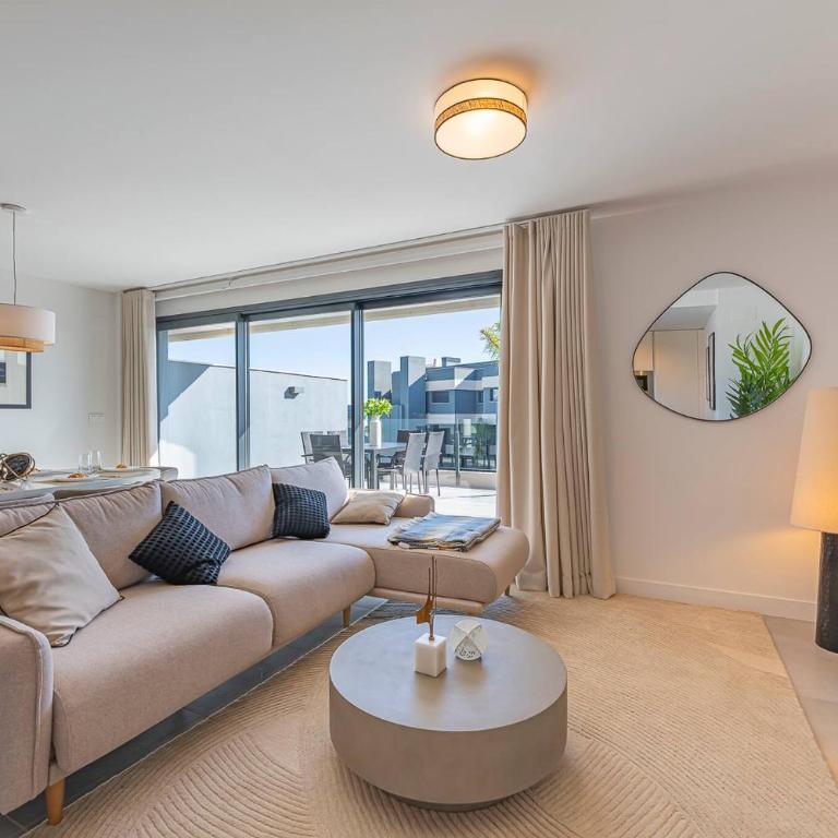 Magnificent 3-Bedroom Apartment, Terrace, Sauna and Swimming Pools - Apartamento de 3 dormitorios - 3