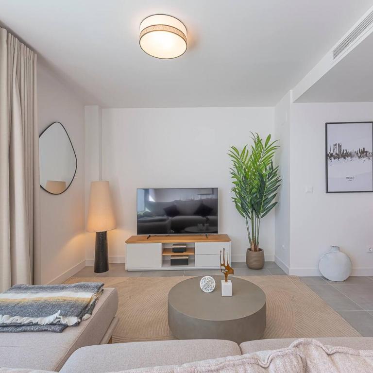 Magnificent 3-Bedroom Apartment, Terrace, Sauna and Swimming Pools - Apartamento de 3 dormitorios - 14