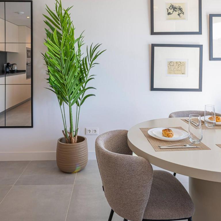 Magnificent 3-Bedroom Apartment, Terrace, Sauna and Swimming Pools - Apartamento de 3 dormitorios - 22