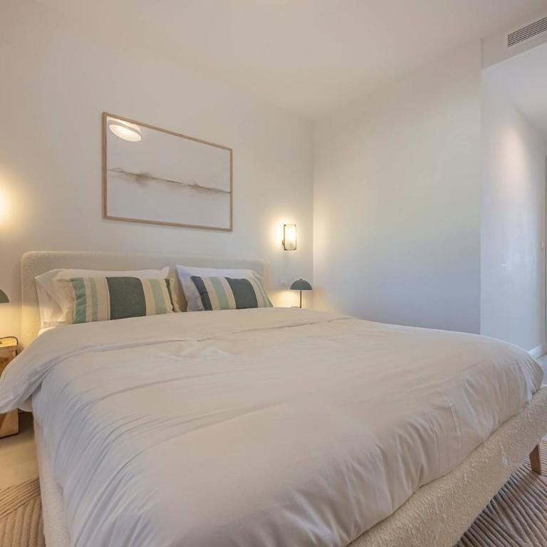 Magnificent 3-Bedroom Apartment, Terrace, Sauna and Swimming Pools - Apartamento de 3 dormitorios - 34