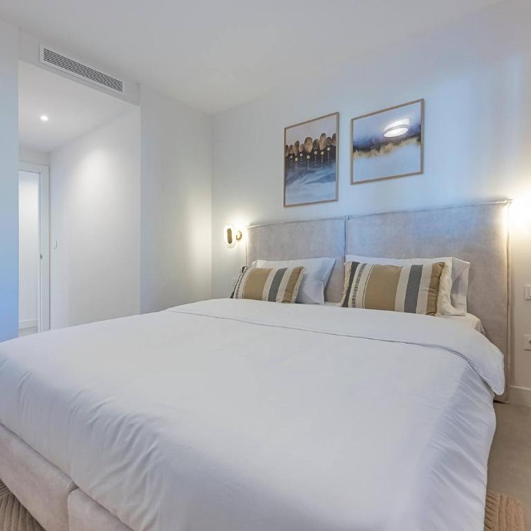 Magnificent 3-Bedroom Apartment, Terrace, Sauna and Swimming Pools - Apartamento de 3 dormitorios - 40