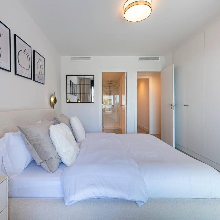 Magnificent 3-Bedroom Apartment, Terrace, Sauna and Swimming Pools - Apartamento de 3 dormitorios - 26