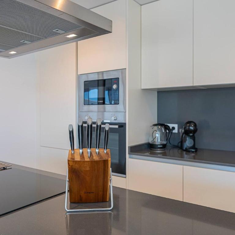 Magnificent 3-Bedroom Apartment, Terrace, Sauna and Swimming Pools - Apartamento de 3 dormitorios - 46
