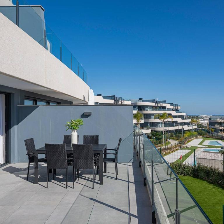 Magnificent 3-Bedroom Apartment, Terrace, Sauna and Swimming Pools - Apartamento de 3 dormitorios - 61