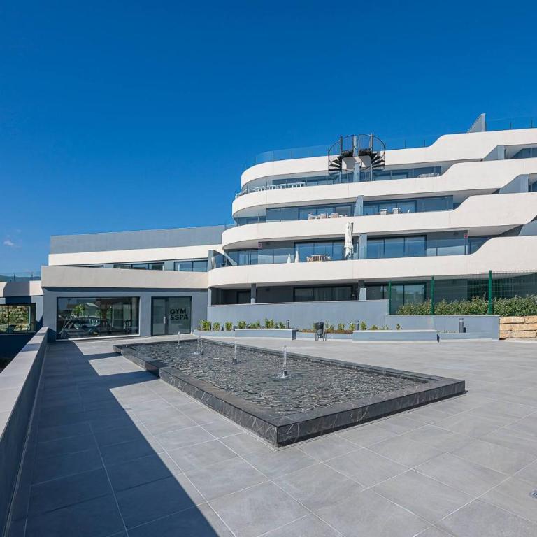 Magnificent 3-Bedroom Apartment, Terrace, Sauna and Swimming Pools - Apartamento de 3 dormitorios - 67