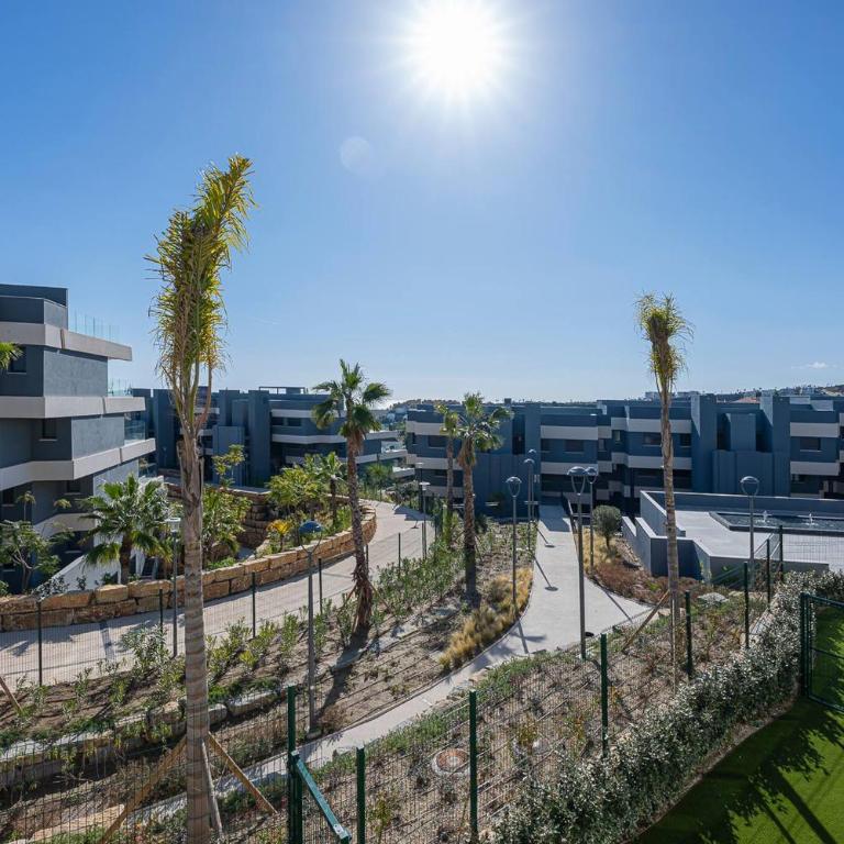 Magnificent 3-Bedroom Apartment, Terrace, Sauna and Swimming Pools - Apartamento de 3 dormitorios - 75