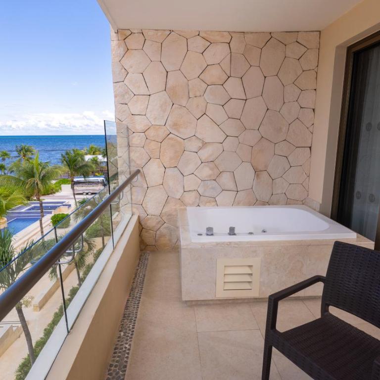 Royalton Hideaway Riviera Cancun, An Autograph Collection All-Inclusive Resort-Adults Only - Suite de Luxe avec Terrasse et Bain à Remous - Vue sur Océan - 3