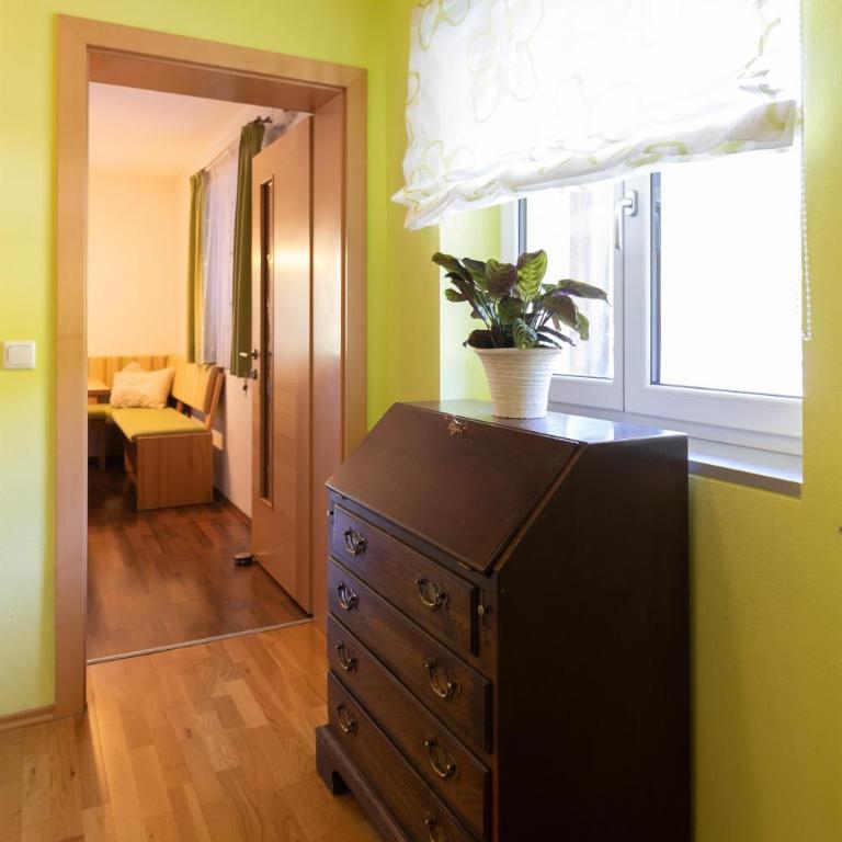 Ferienwohnung Ludwig Marchner - Apartment mit 1 Schlafzimmer und Dusche - 2