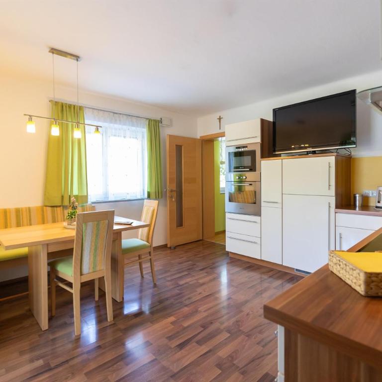 Ferienwohnung Ludwig Marchner - Apartment mit 1 Schlafzimmer und Dusche - 1