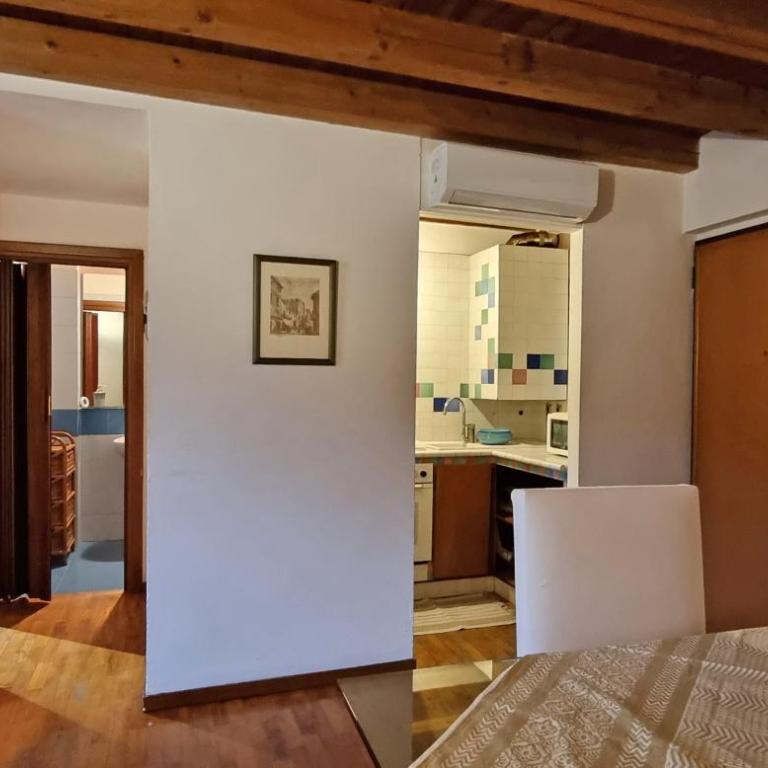 Verona Large two-room apartment near the Giusti Gardens - One-Bedroom Apartment - 9