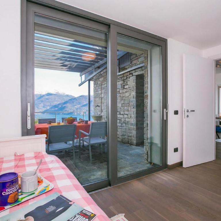 Penthouse-LakeView-AC-Private Garden - Deluxe Apartment - 14