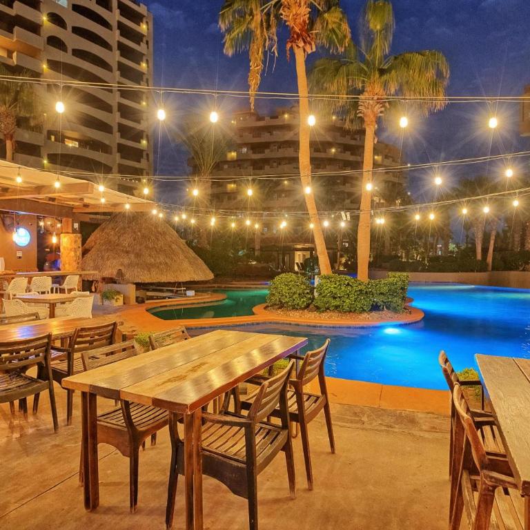 Bella Sirena B305 - Best Amenities on Sandy Beach - Apartment - 50