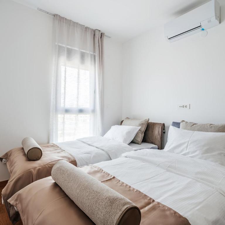 APART 28 - Premium Suites - Three-Bedroom Premium Apartment with Balcony - 21