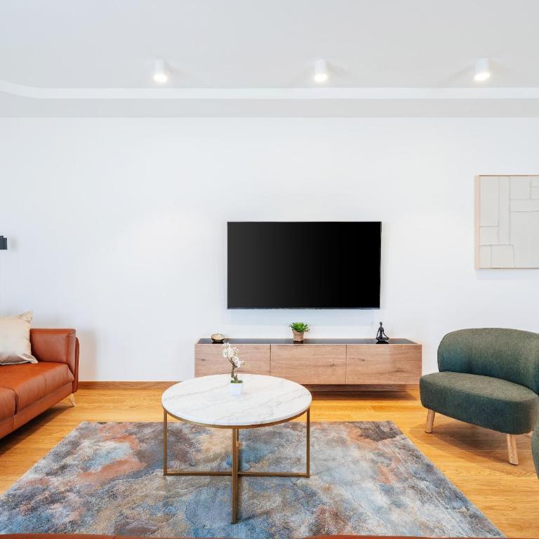 APART 28 - Premium Suites - Three-Bedroom Premium Apartment with Balcony - 27