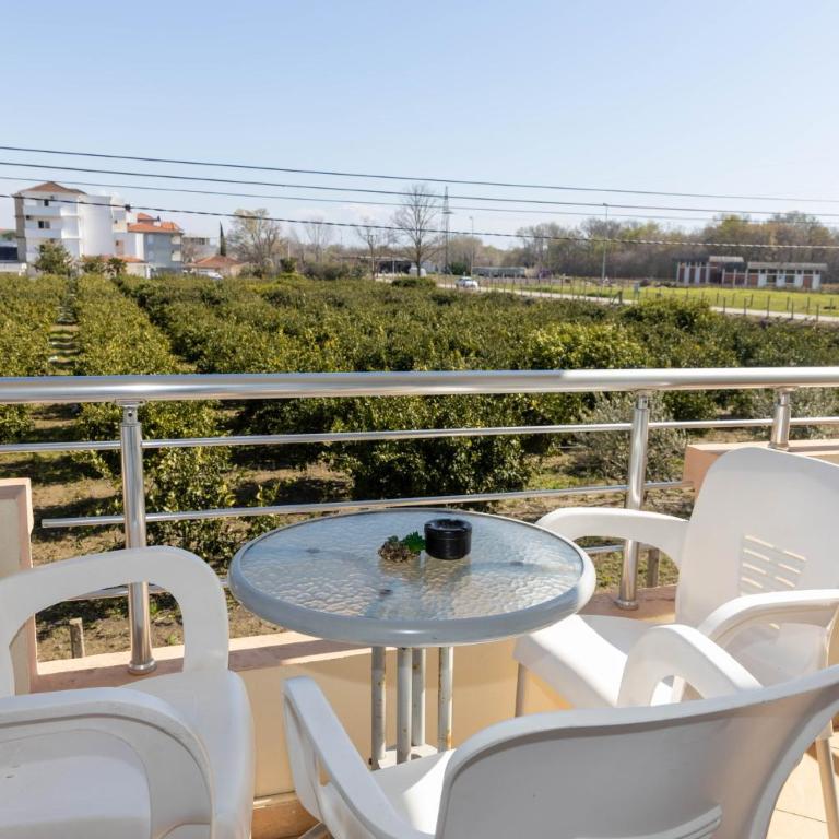 Villa Elezi - Triple Room with Balcony - 1