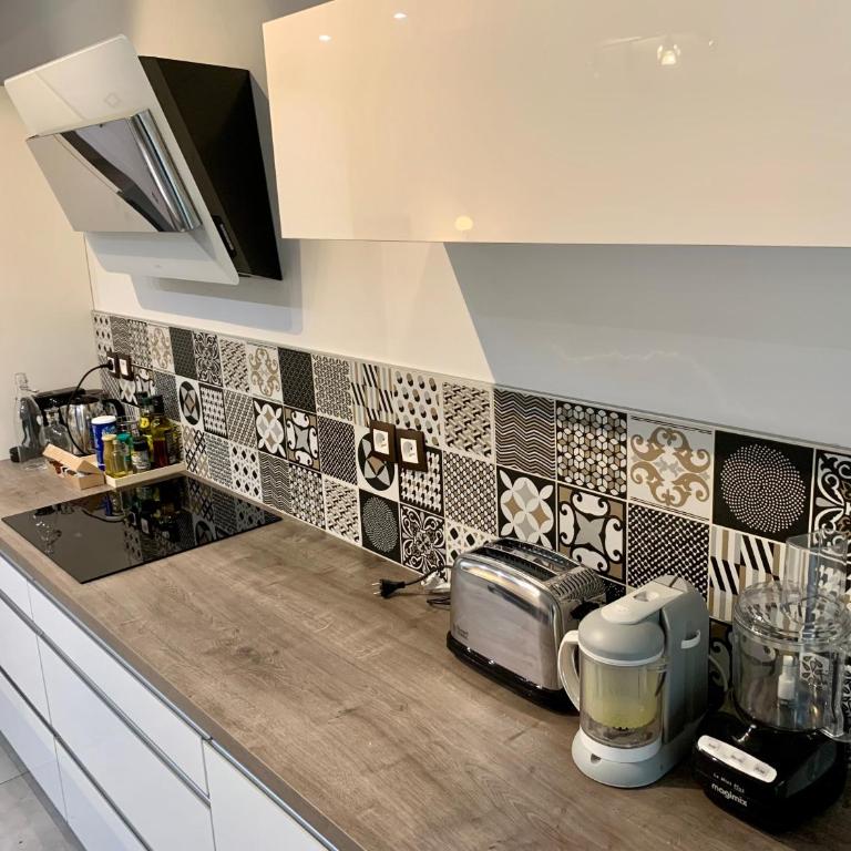 Modern City Center apartment with parking! - Appartement 2 Chambres - 40