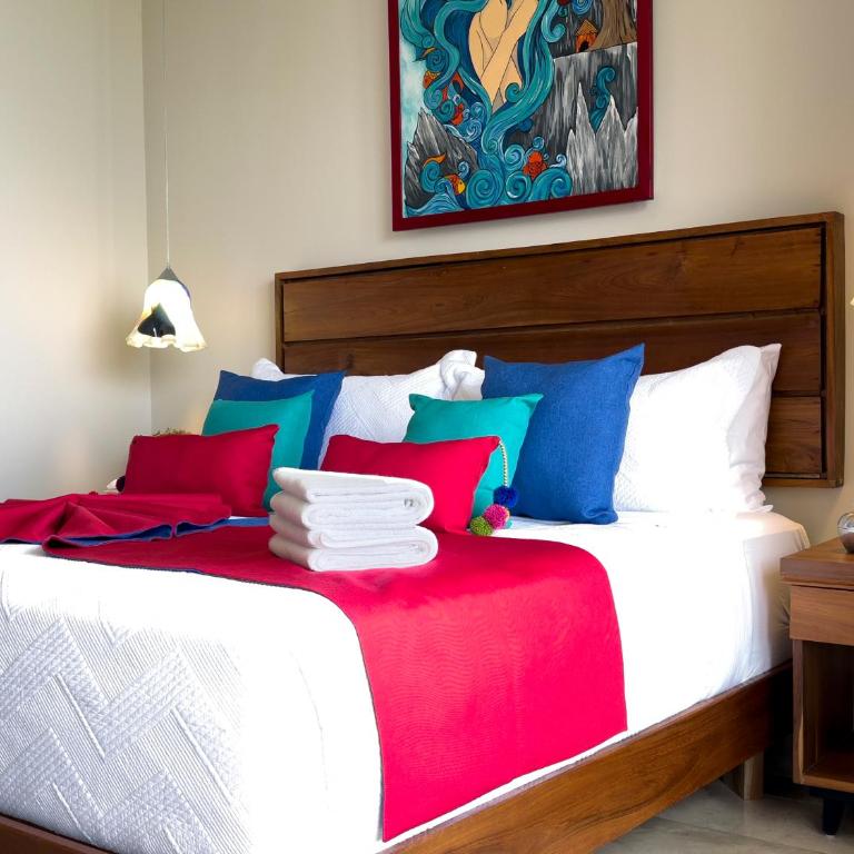 Casa La Aurora - Beachfront Studio and Rooftop Infinity Pool - Apartment - 7