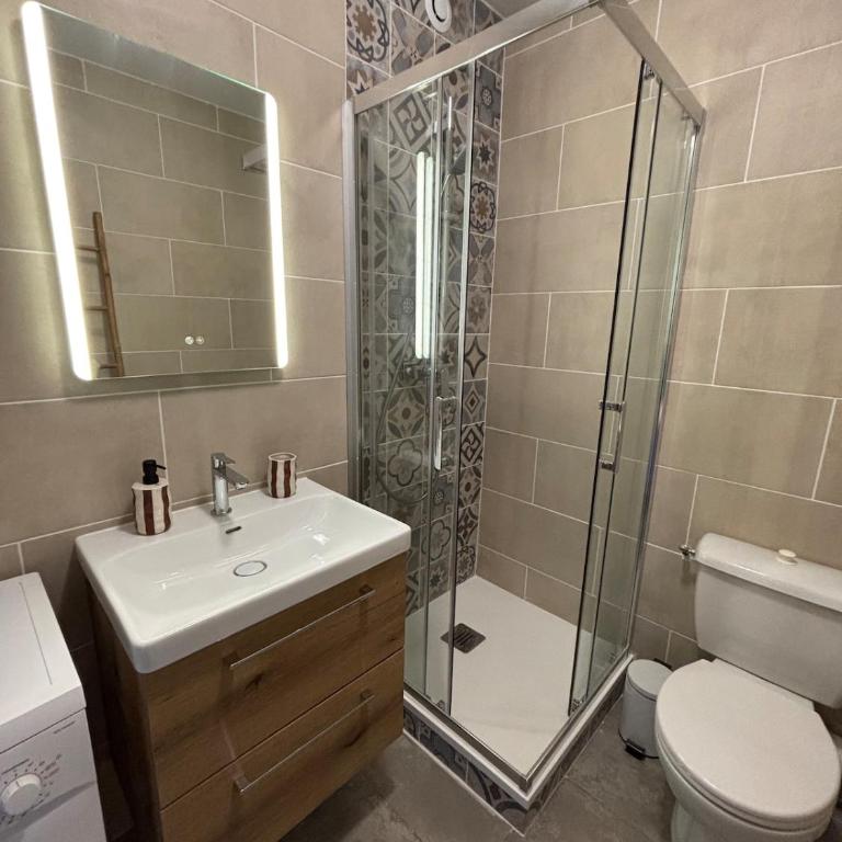 Bright studio sea and city center within walking distance - One-Bedroom Apartment - 14
