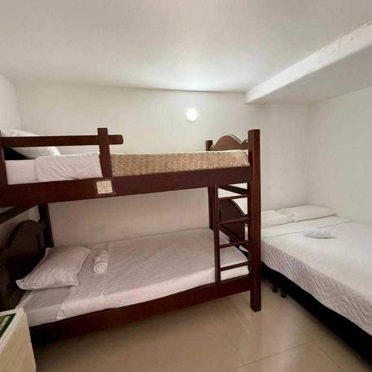 Casa 7 personas excelente ubicación parqueadero - Casa de 2 dormitorios - 11