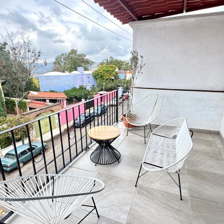 Vivencia GTO 4BR Rooftop w Private Garage 15m Dtwn - Four-Bedroom Vacation Home - 21