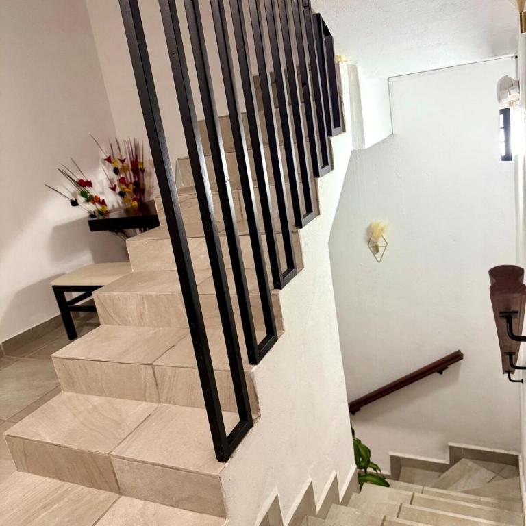 Vivencia GTO 4BR Rooftop w Private Garage 15m Dtwn - Four-Bedroom Vacation Home - 24